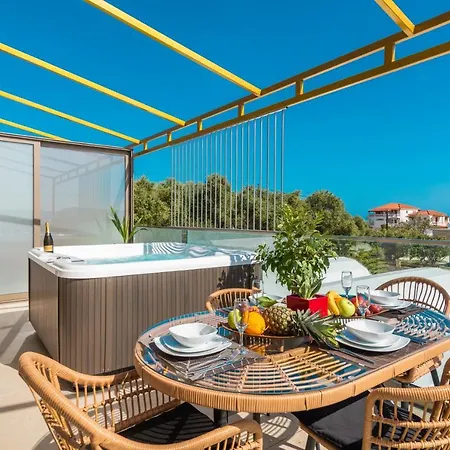 Aparthotel Aphrodite & - 140m From The Beach, By Zantewize